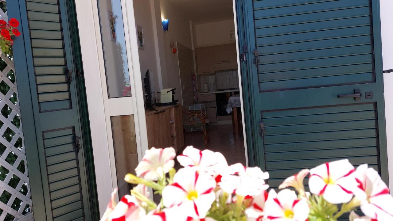 Lovely House Risveglio Fronte Mare Marina Di Pescoluse Exterior photo